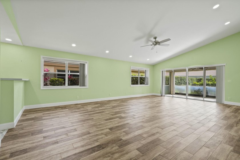 Discover this beautifully renovated 3-bedroom, 2-bath residence - photo 8