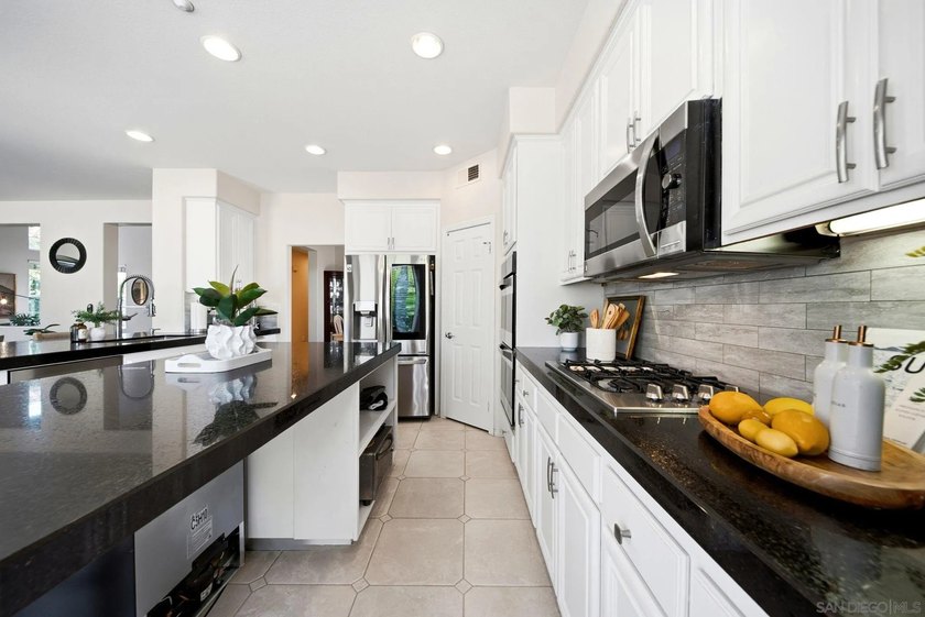 Located within Rancho San Pasqual, one of Escondido's best kept - photo 10