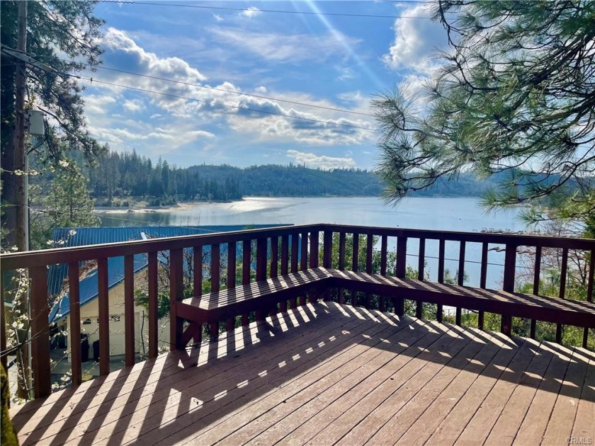 Secluded cabin overlooking Bass Lake on a half-acre lot. - photo 20