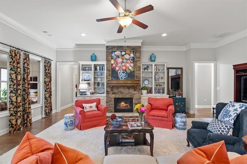 Welcome home to Soleil Laurel Canyon! Enjoy breathtaking views - photo 13