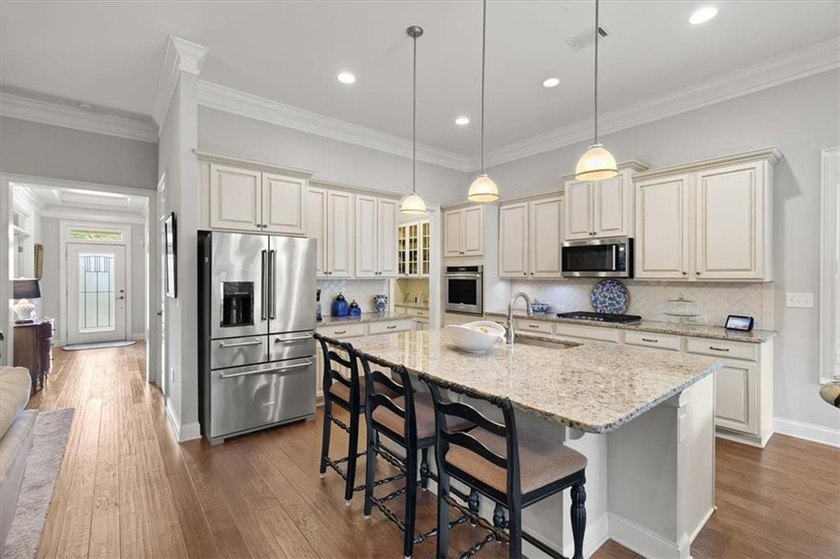 Welcome home to Soleil Laurel Canyon! Enjoy breathtaking views - photo 15