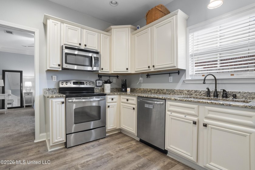Welcome home to this beautifully appointed 4-bedroom, 3.5-bath - photo 17
