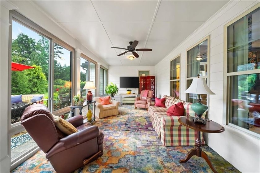 Welcome home to Soleil Laurel Canyon! Enjoy breathtaking views - photo 23