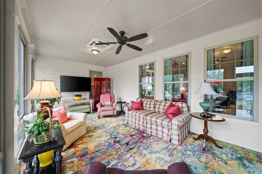 Welcome home to Soleil Laurel Canyon! Enjoy breathtaking views - photo 25