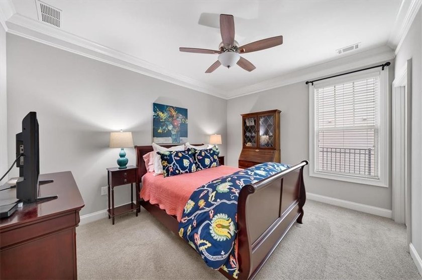Welcome home to Soleil Laurel Canyon! Enjoy breathtaking views - photo 31