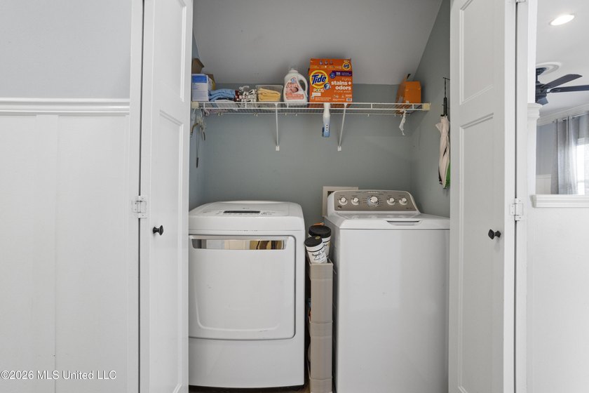 Welcome home to this beautifully appointed 4-bedroom, 3.5-bath - photo 31
