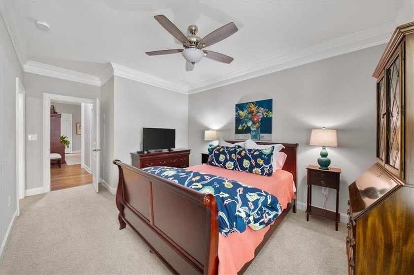 Welcome home to Soleil Laurel Canyon! Enjoy breathtaking views - photo 32