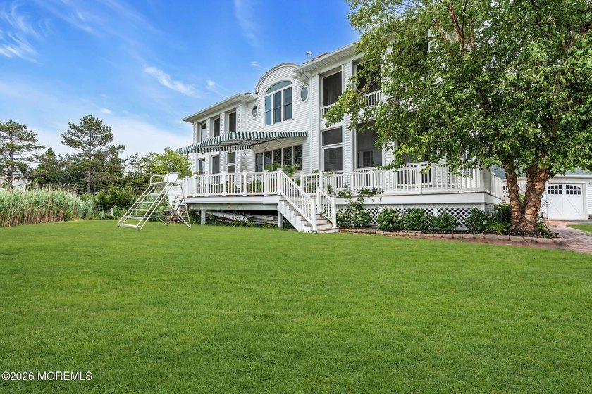 Experience exceptional Jersey Shore luxury in this custom - photo 34