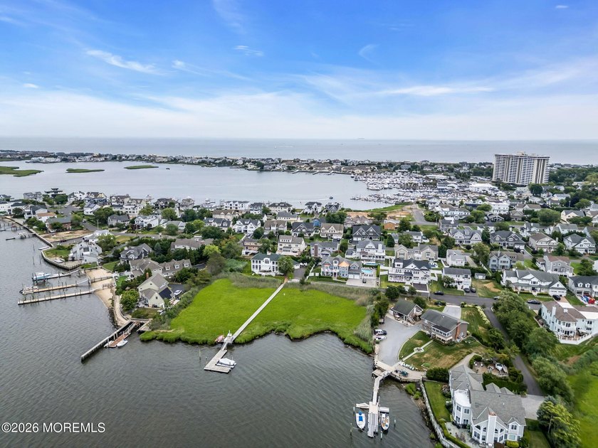Experience exceptional Jersey Shore luxury in this custom - photo 42