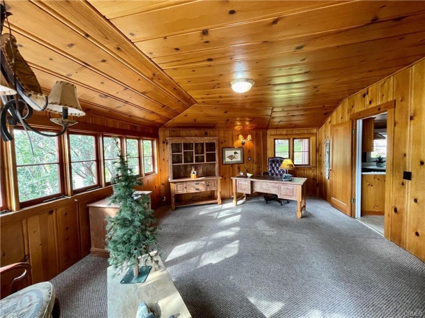 Secluded cabin overlooking Bass Lake on a half-acre lot. - photo 14