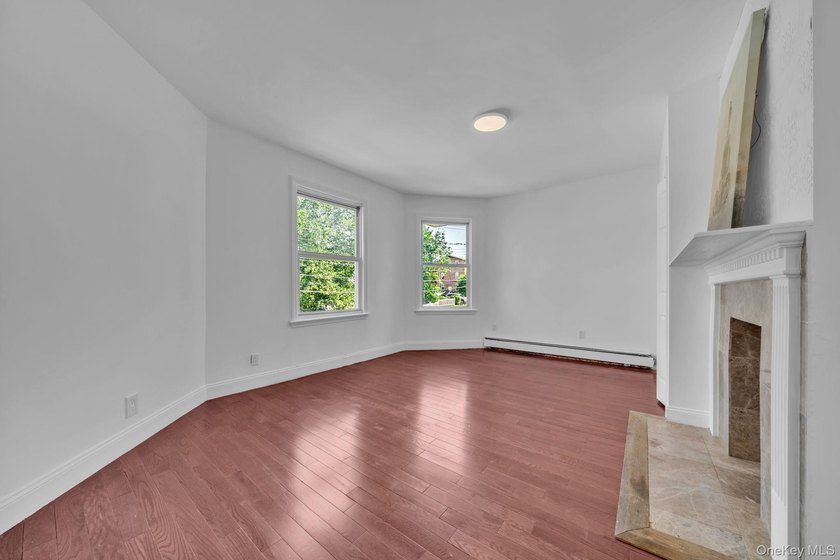 Welcome to this spacious single-family home in the heart of New - photo 15