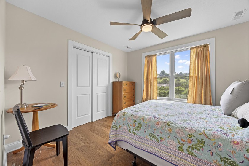 Exceptional opportunity to own a beautifully maintained - photo 25