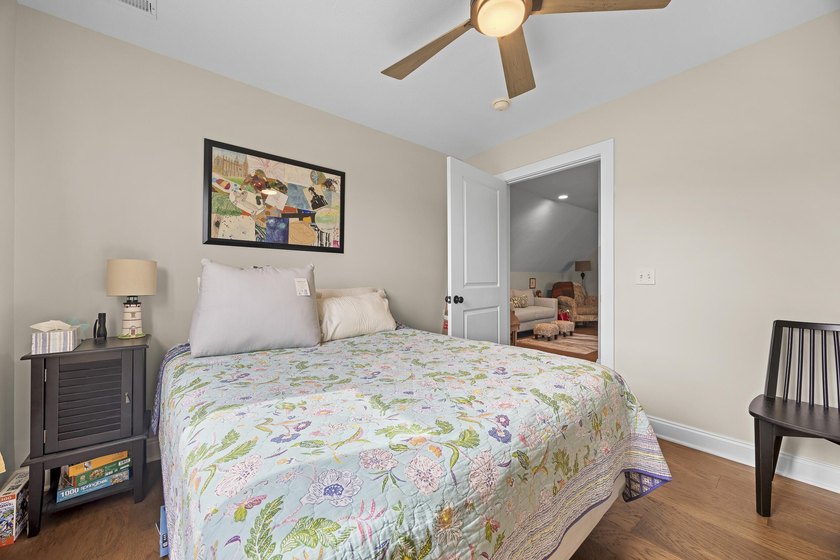 Exceptional opportunity to own a beautifully maintained - photo 26