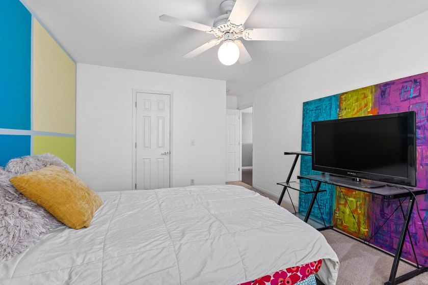 Step into refined living with this stunning 3-bedroom, 2.5-bath - photo 33