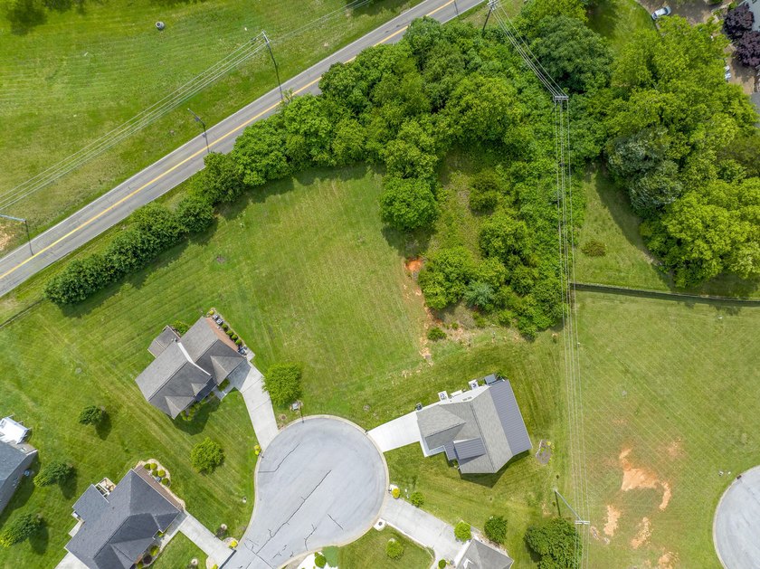 Exceptional opportunity to own a beautifully maintained - photo 39