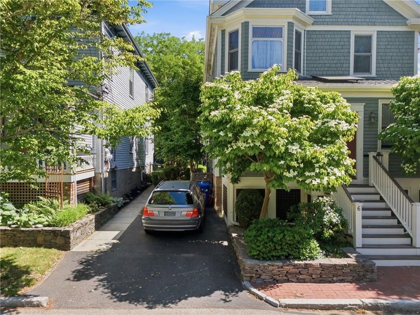 The 6 Brooks Avenue property is ideally located on Aquidneck - photo 2