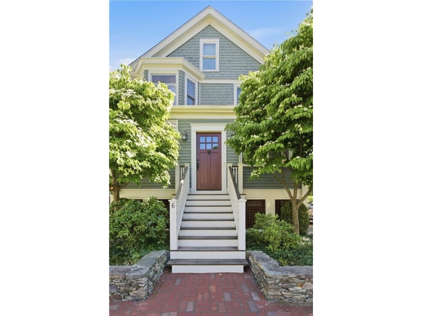 The 6 Brooks Avenue property is ideally located on Aquidneck - photo 4