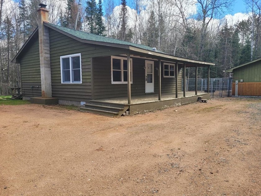 Great starter home on 2.7 acres in the popular Winchester- - photo 2