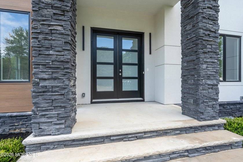 Welcome to The Baron Model. A luxurious home to be built in the - photo 3