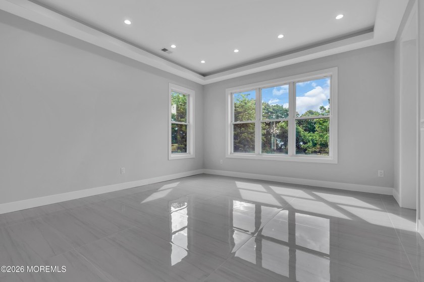 Welcome to The Baron Model. A luxurious home to be built in the - photo 9