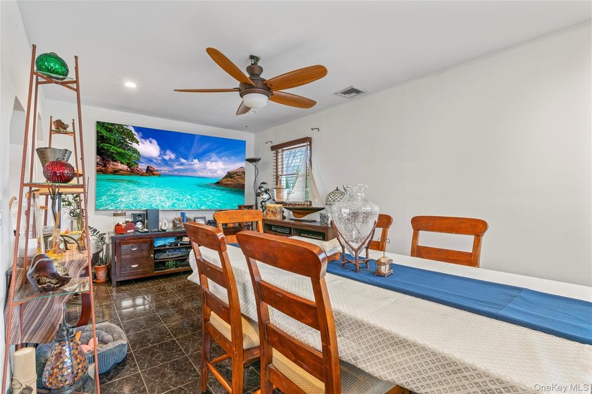Welcome to this beautifully updated expanded ranch in the heart - photo 17
