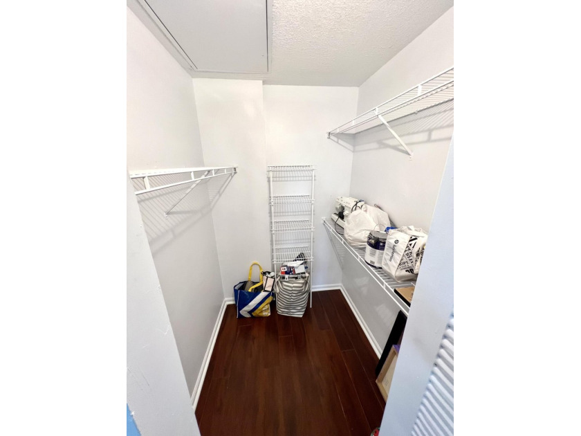 Recently remodeled 3-bedroom, 2-bath home in a prime location - photo 8