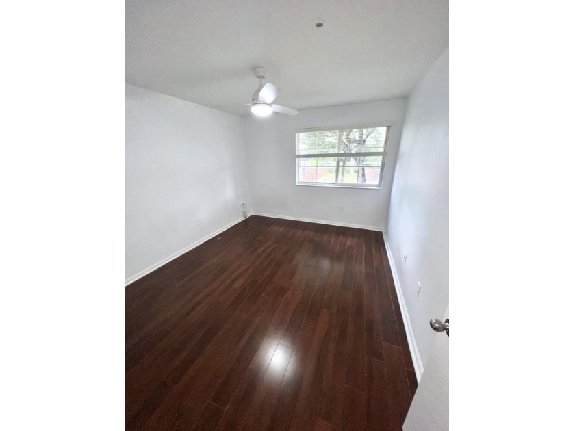 Recently remodeled 3-bedroom, 2-bath home in a prime location - photo 9