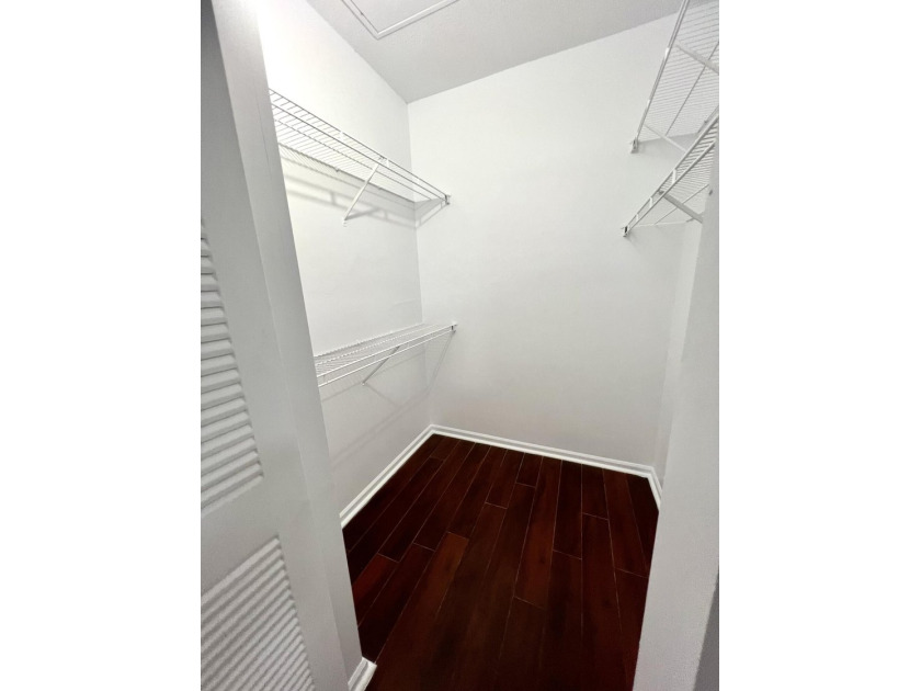 Recently remodeled 3-bedroom, 2-bath home in a prime location - photo 10