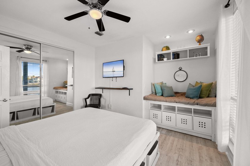 Sale includes TWO 1 BR 2 BA units priced at $500,000 each. Must - photo 25