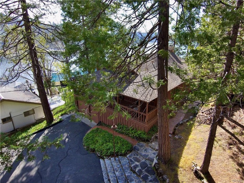 Secluded cabin overlooking Bass Lake on a half-acre lot. - photo 23