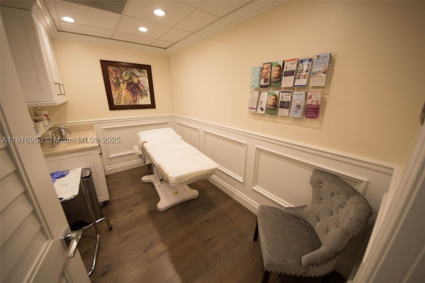 Established bio-identical hormone therapy and med spa with - photo 3