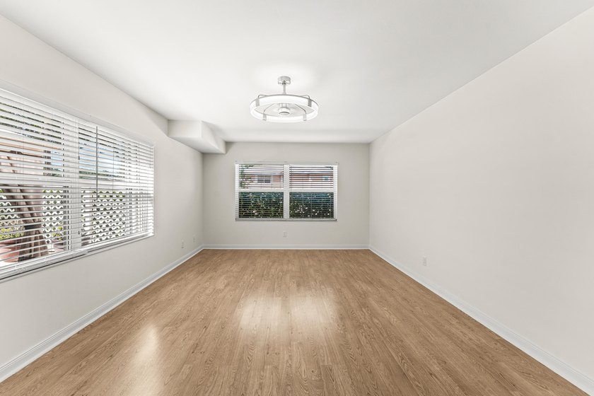 Welcome to a charming quiet townhouse in West Palm Beach - photo 6
