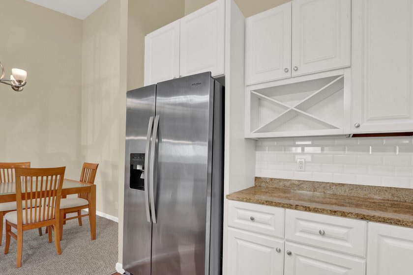 Beautifully updated 2-bedroom, 2-bathroom second-floor condo - photo 14