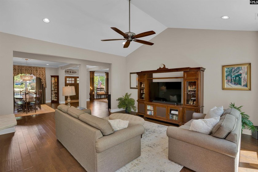 NEW PRICE! This custom built/2017 5 Bedroom home offers SO - photo 16