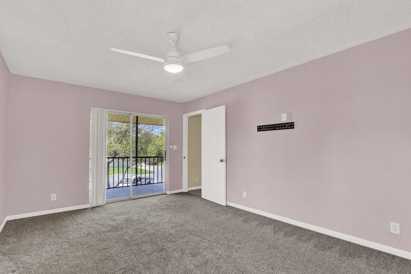 Beautifully updated 2-bedroom, 2-bathroom second-floor condo - photo 16