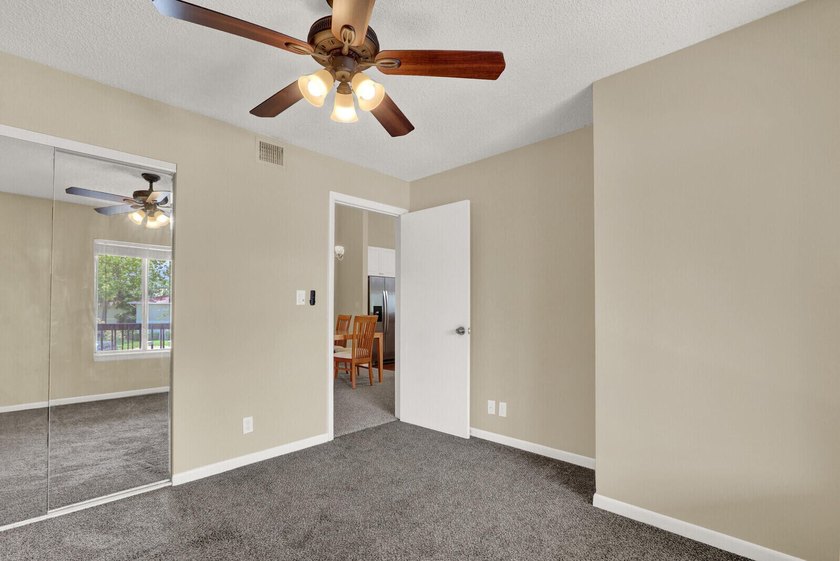 Beautifully updated 2-bedroom, 2-bathroom second-floor condo - photo 20