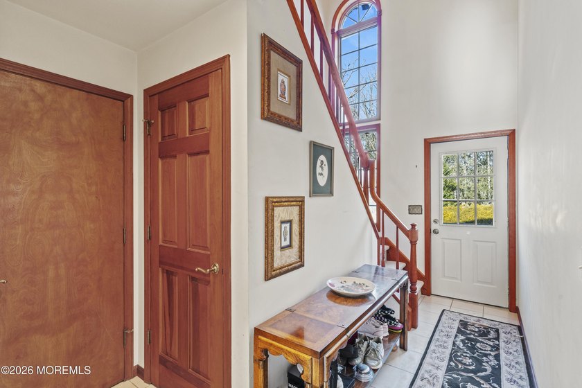 Custom Built 6 Bedroom 5.5 Bath Estate Home on private - photo 24