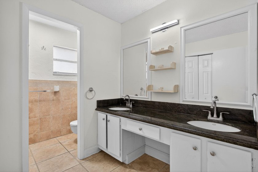 Spacious 4-bedroom, 2.5-bath townhouse ideally located in - photo 24