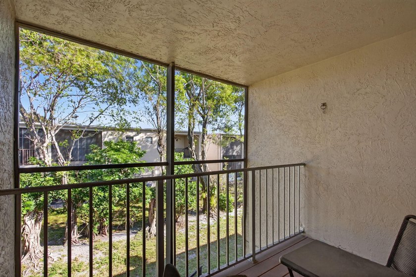 Spacious 4-bedroom, 2.5-bath townhouse ideally located in - photo 29