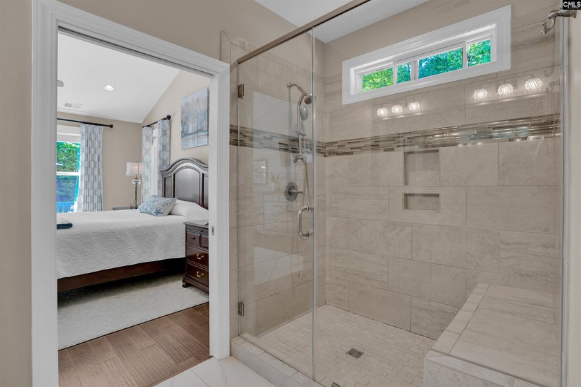 NEW PRICE! This custom built/2017 5 Bedroom home offers SO - photo 32