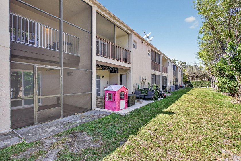 Spacious 4-bedroom, 2.5-bath townhouse ideally located in - photo 32