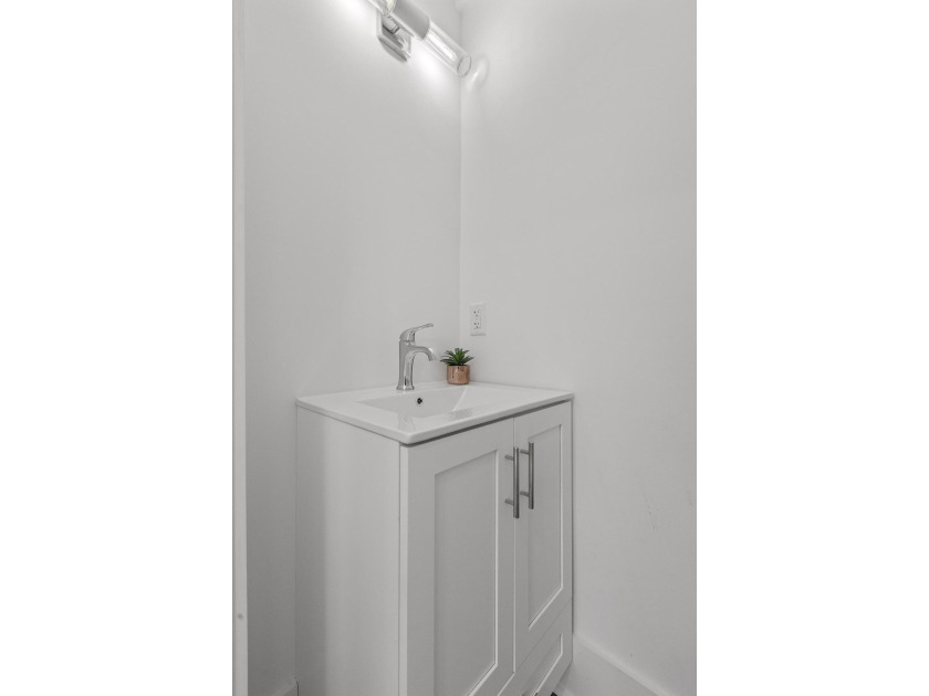 A timeless renovation in the North Central neighborhood of the - photo 33