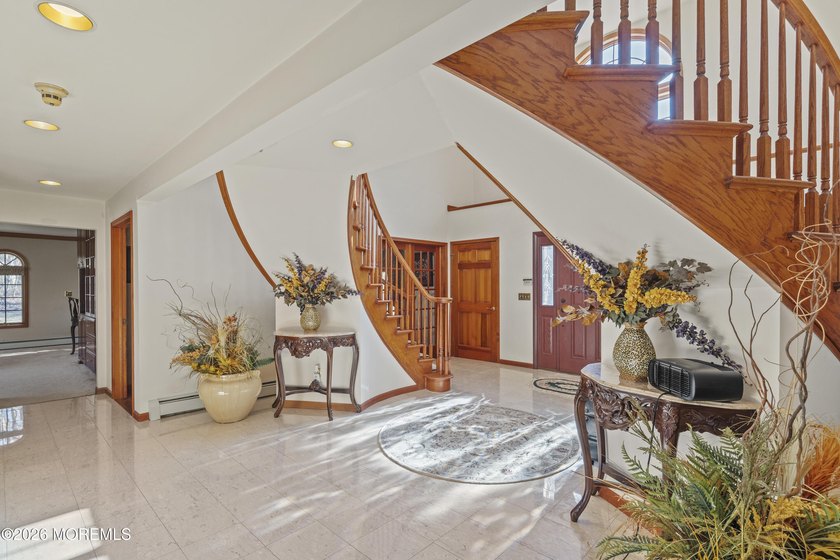 Custom Built 6 Bedroom 5.5 Bath Estate Home on private - photo 38