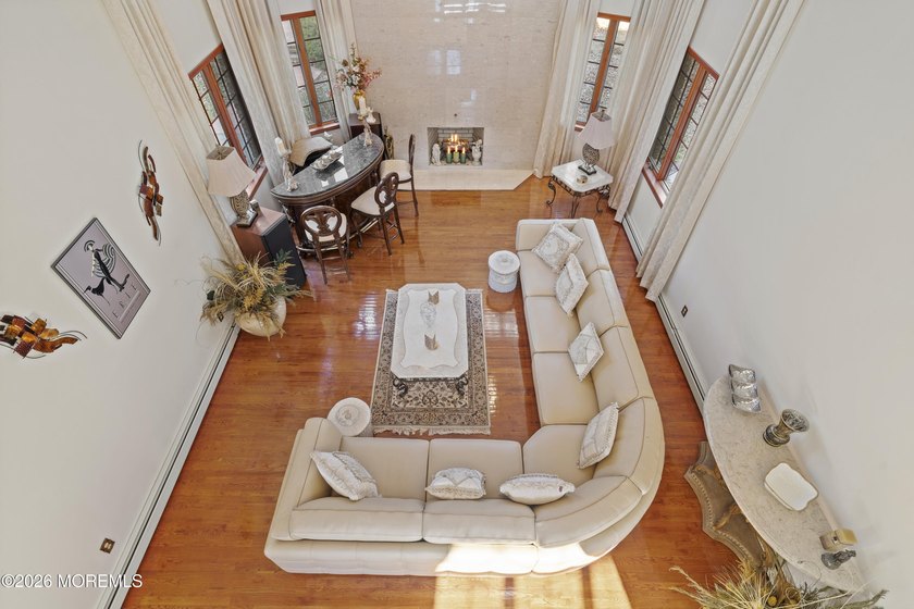 Custom Built 6 Bedroom 5.5 Bath Estate Home on private - photo 41