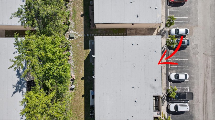 Spacious 4-bedroom, 2.5-bath townhouse ideally located in - photo 42