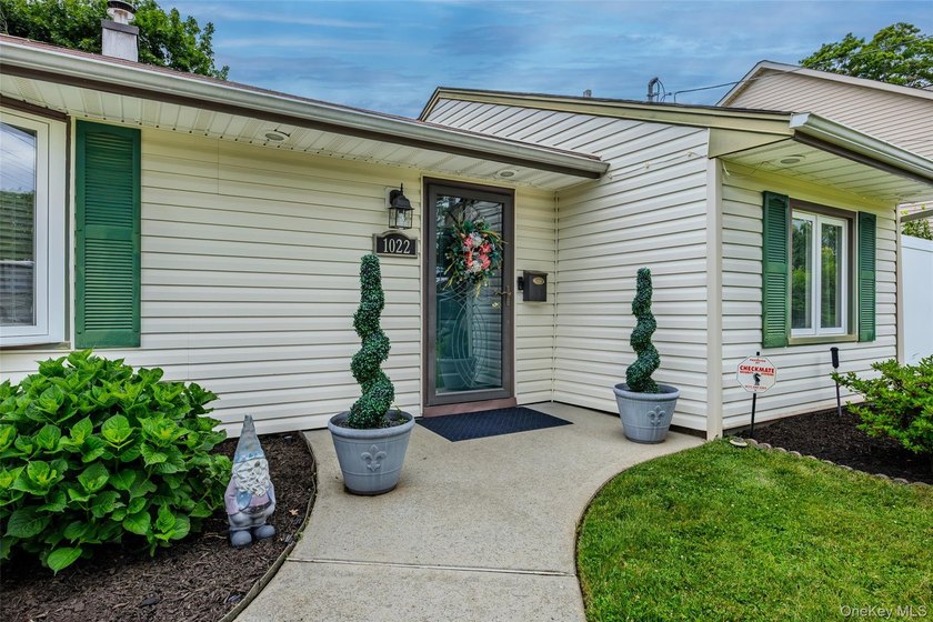 Welcome to 1022 Fire Island Avenue, a beautifully maintained - photo 4