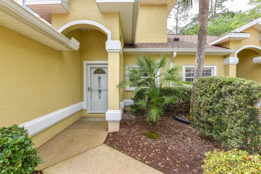 Welcome to this beautifully maintained 3-bedroom, 2-bathroom - photo 2