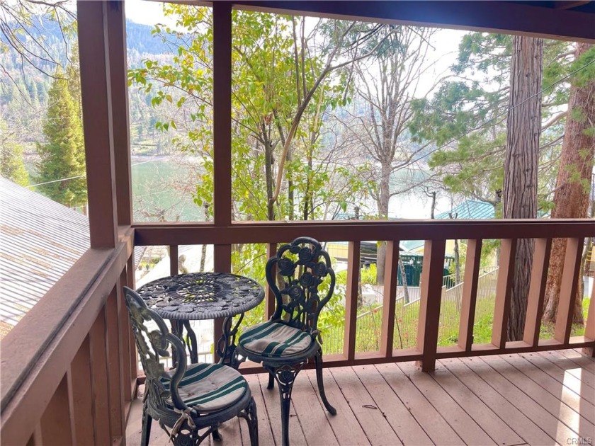 Secluded cabin overlooking Bass Lake on a half-acre lot. - photo 9