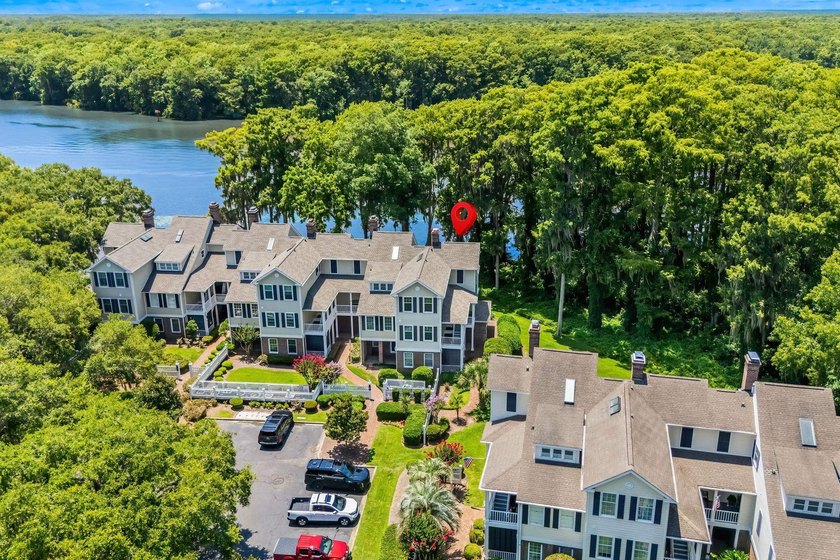 Experience luxury Lowcountry living from this exceptional - photo 3