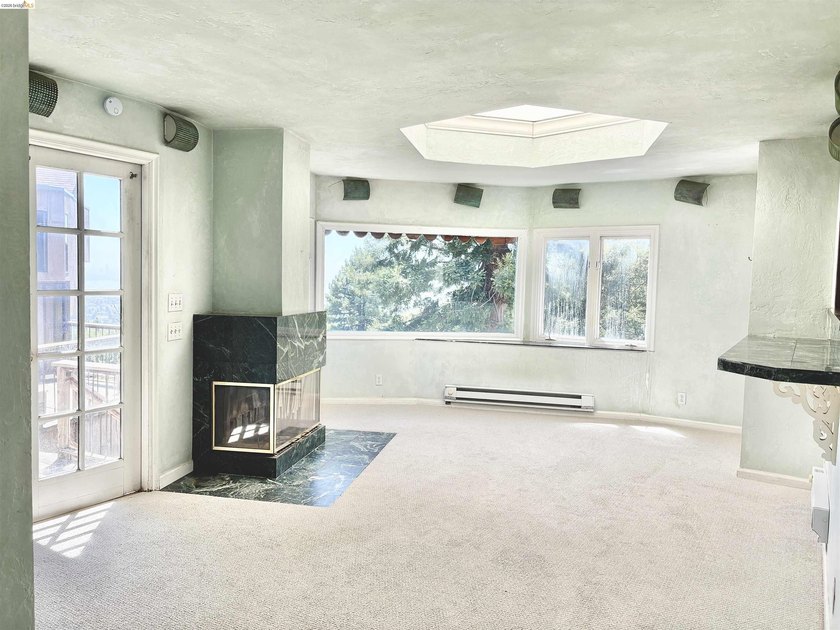 The Ultimate Luxury Canvas: Panoramic Bay Views &amp; Timeless - photo 15